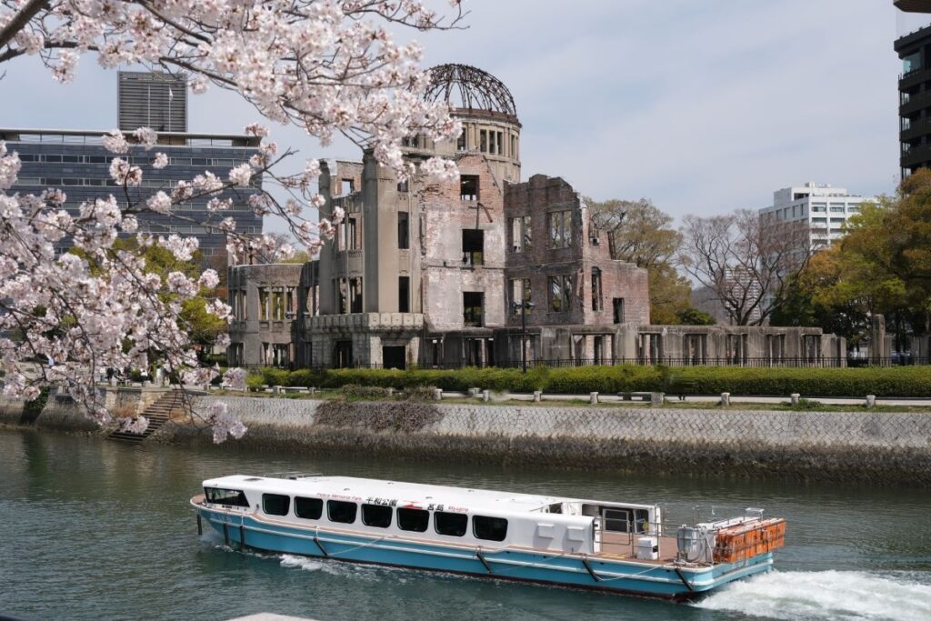 Hiroshima river cruise past atomic dome