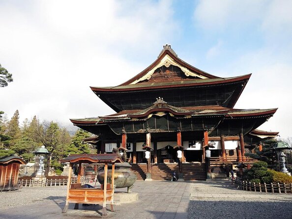 Nagano Togakushi: Soba and Ninja Experience Bus Tour - Quick Takeaways