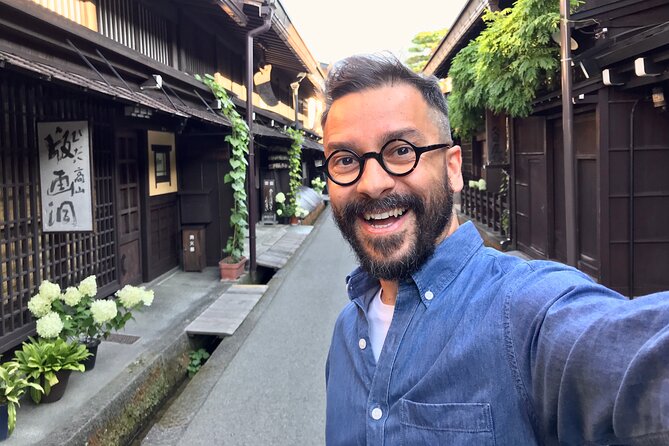 Experience Takayama Old Town 30 Minutes Walk - Highlights of the Guided Tour