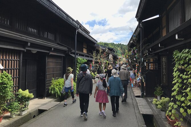 Experience Takayama Old Town 30 Minutes Walk - Exploring the Charming Streets