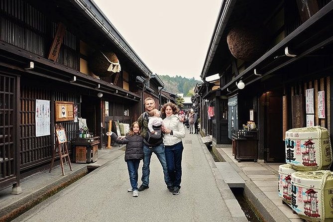 Takayama Full-Day Private Tour With Government Licensed Guide - Positive Customer Experience