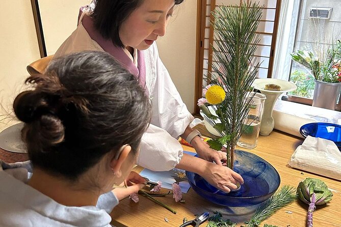 Private Ikenobo Ikebana Class at Local Teachers Home - What to Expect During the Class