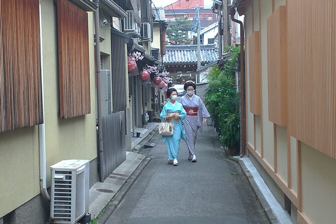 Traditional Kyoto Full-Day Bike Tour and Optional Sake Tasting - Selecting Date and Travelers