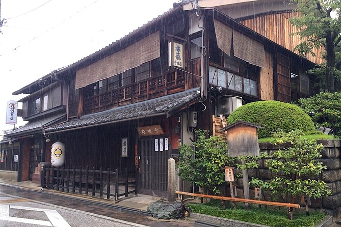 Kyoto Fushimi District Food and History Tour - Memorable Experiences: Personalized Guided Tour and Expert Insights