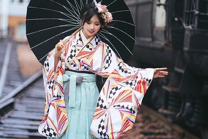 Hakama for an Unforgettable Graduation - Styling Ideas for Hakama Graduation Outfits
