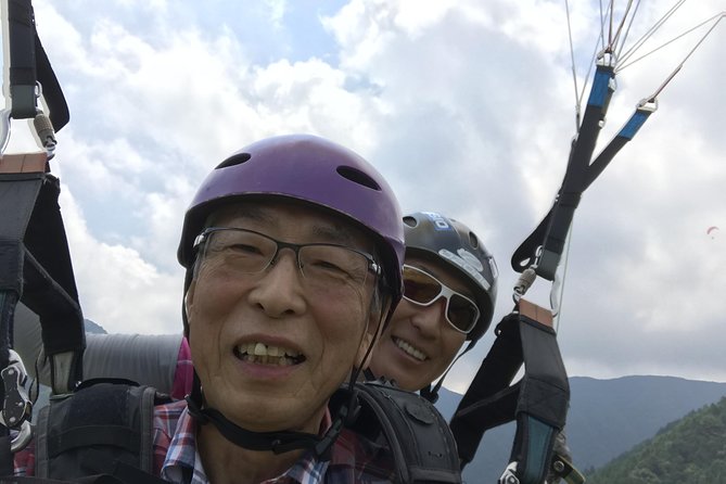 Paragliding in Tandem Style Over Mount Fuji - End Point