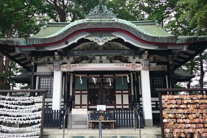 Exploring Everyday Life in Downtown Tokyo Walking With Shiba-Inu - Traditional Japanese Architecture