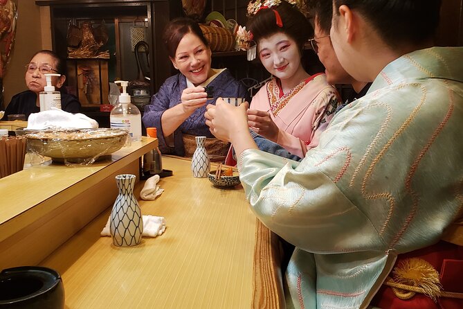 Drinks With Geisha - Famous Geisha Districts in Japan