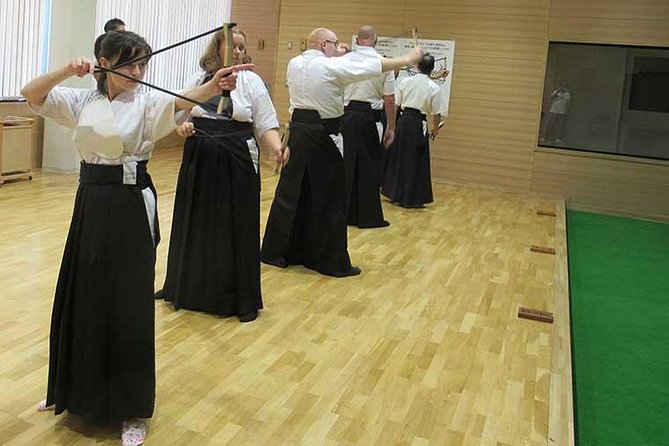 The Only Genuine Japanese Archery (Kyudo) Experience in Tokyo - Mastering the Art of Shooting the Yumi Bow