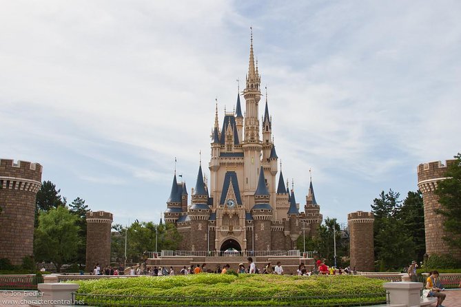 Tokyo Disneyland or DisneySea Private Return Transfer - English Speaking Driver - Pricing and Guarantee