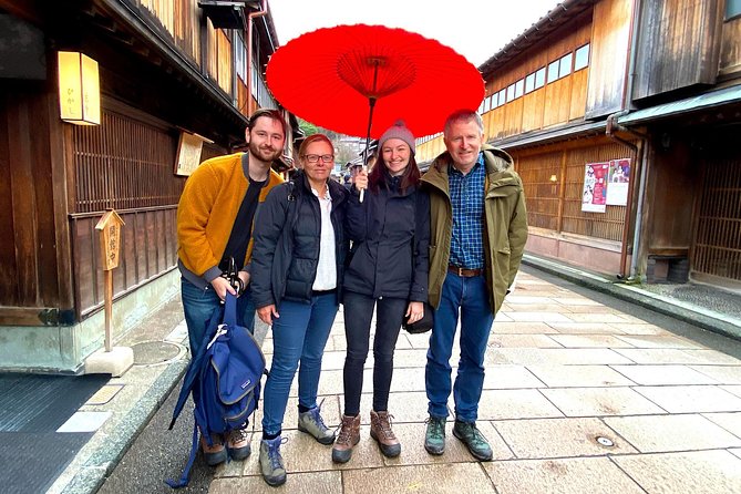 Kanazawa Full-Day Small-Group Samurai Town Tour, Omicho Market - Strolling Through the Serene Kenrokuen Garden