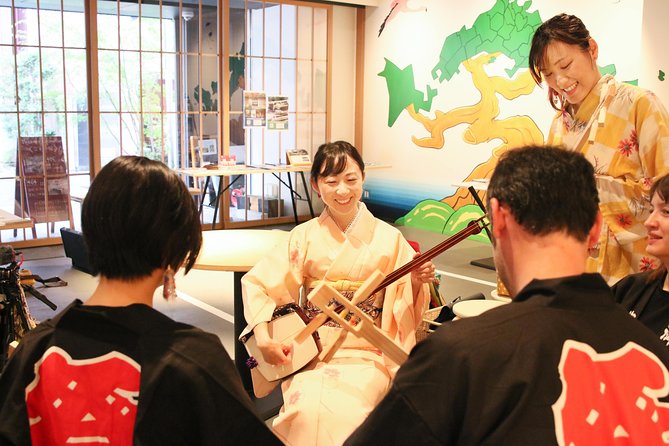 Easy for Everyone! Now You Can Play Handmade Mini Shamisen and Show off to Everyone! Musical Instrum - Exploring Different Styles of Mini Shamisen Music