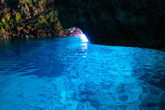 [Okinawa Blue Cave] Snorkeling and Easy Boat Holding! Private System Very Satisfied With the Beautif - The Sum Up