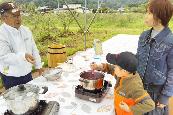 -Taste the Seasonal Taste of Karuizawa-Karuizawa Gourmet Farm Pottering - Karuizawas Gourmet Farm Experience