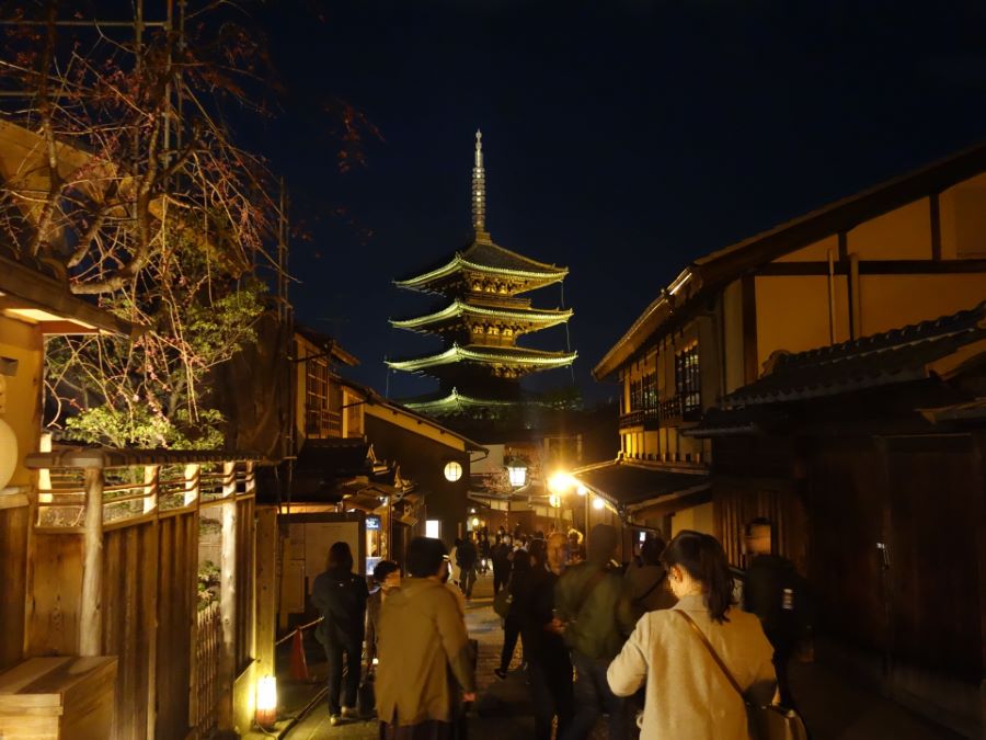 Higashiyama Hanatouro Kyotos Enchanting Night Festival