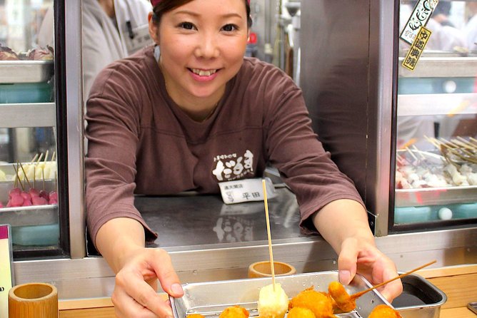 Nightlife Osaka Food Tour - Indulge in Sushi and Sake Tastings