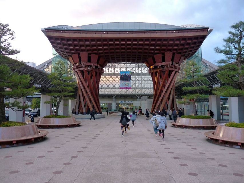 Kanazawa Like a Local: Customized Guided Tour - Experience Kanazawa With Locals