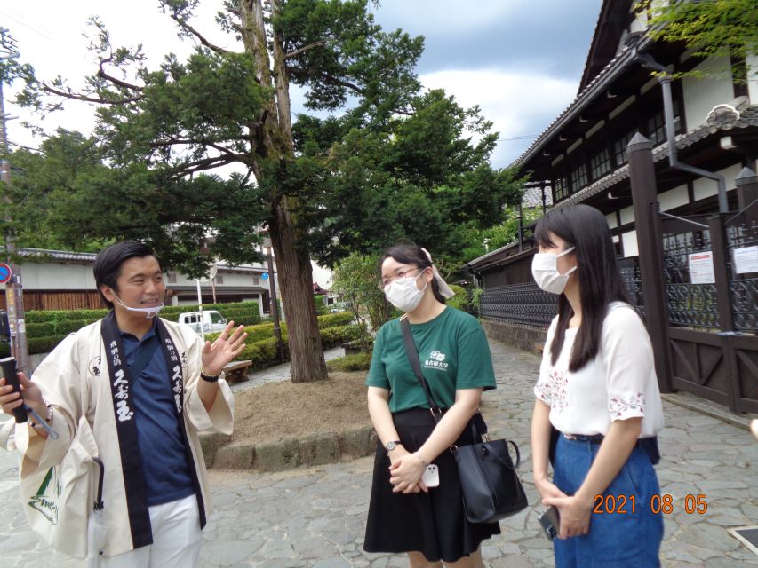 Takayama: Old Town Guided Walking Tour 45min. - Experience Highlights