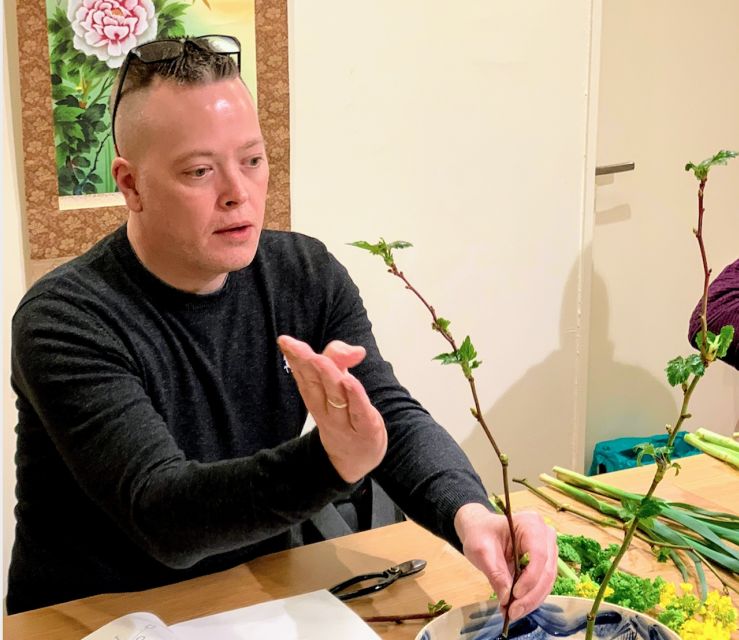 Kyoto: Local Home Visit Ikebana Private Class - Full Description