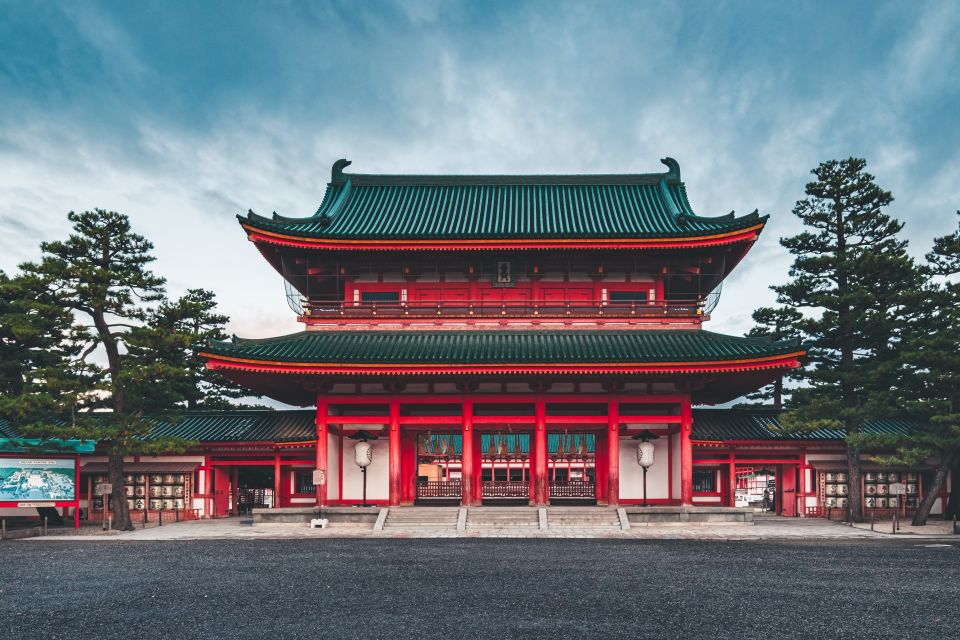 Private Family Tour With Cultural Delights - Meiji Jingu Shrine