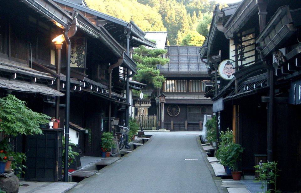 Takayama: Private Walking Tour With a Local Guide - Experience Takayamas Natural Beauty and History