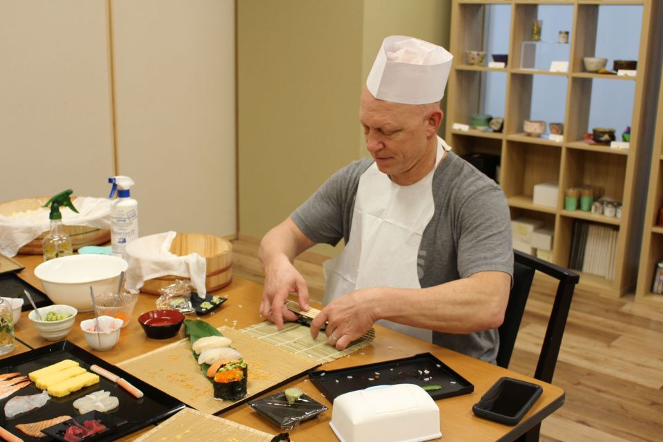 Tokyo: Tsukiji Market Guided Tour & Sushi-Making Experience - Sushi-Making Process