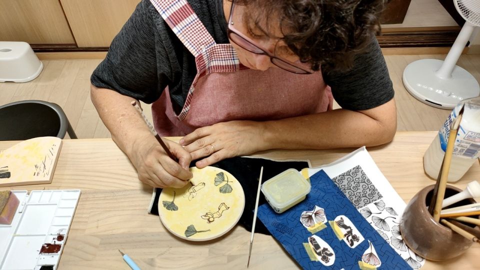 Osaka: Private Ceramic Painting Workshop - Meeting Point and Guide