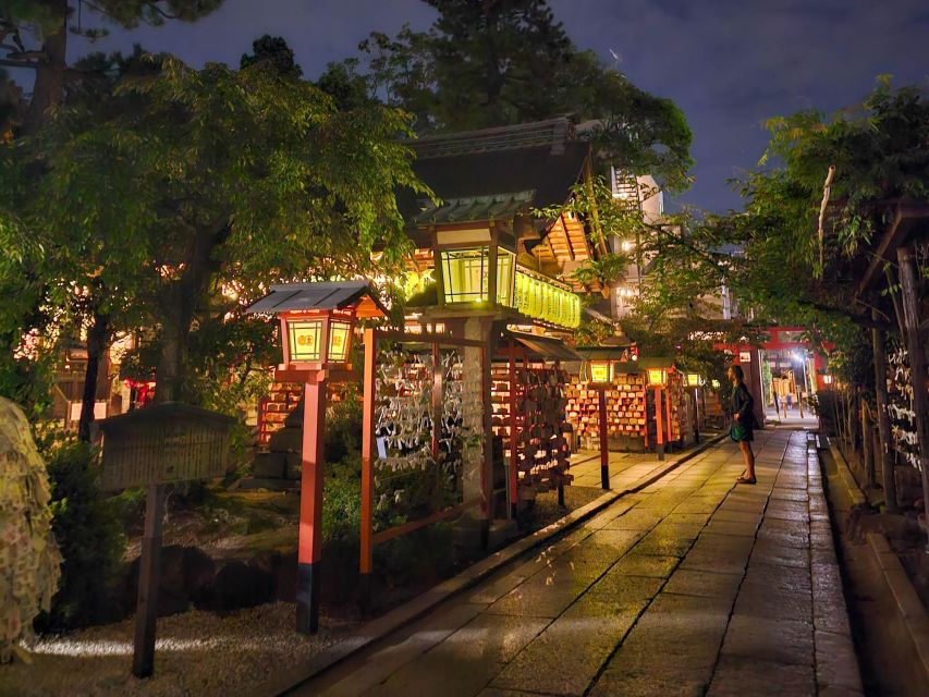 Kyoto: Gion District Guided Walking Tour at Night With Snack - Customer Reviews