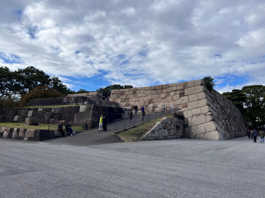 Tokyo: Audio Guide of Tokyo Imperial Palace - Review Summary