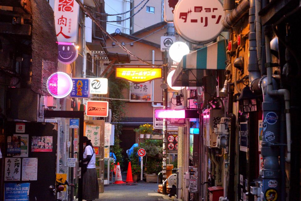 Shinjuku: Deep Bar & Gourmet Tour to Kabukicho Golden Gai - Frequently Asked Questions