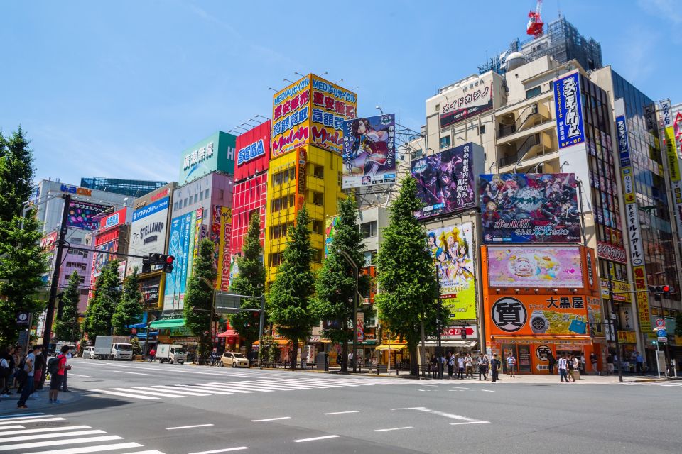 Tokyo Food Tour: The Past, Present and Future 11 Tastings - Tokyo Station: Gift-Giving Culture and High-Speed Bites