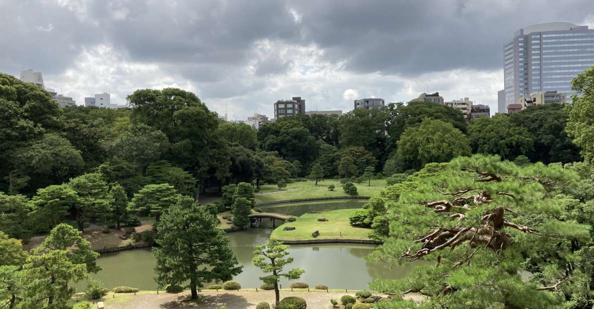 Tokyo: Asukayama Through Time (Papermaking, Rikugi-En...) - Discovering Tokyos Hidden Gems