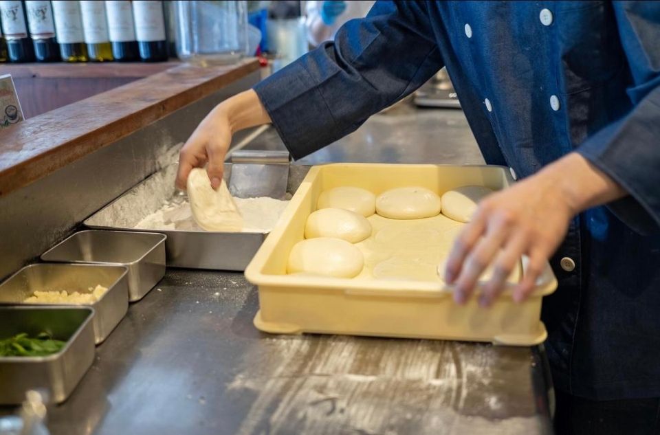 Osaka: Experience Making Authentic PIZZAs at the Famous PIZZA Restaurant, [A] PIZZA, With Japanese Staff Who Speak English. - Unique Pizza-Making Techniques at [A] PIZZA