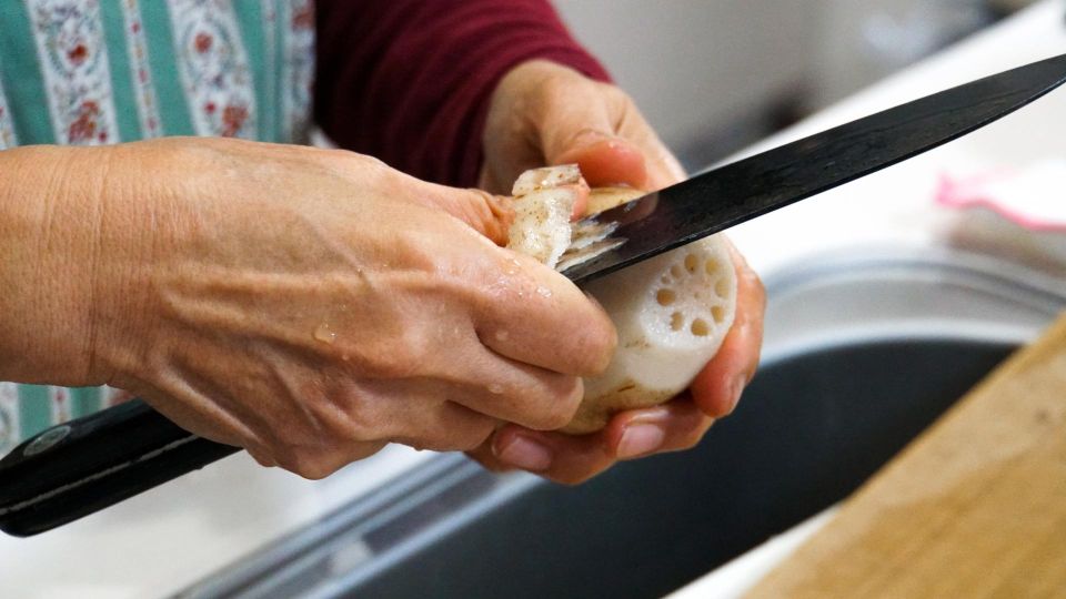 Fukuoka：Enjoying Hakata Guzouni and New Year's Cuisine - Taking in the New Year Atmosphere