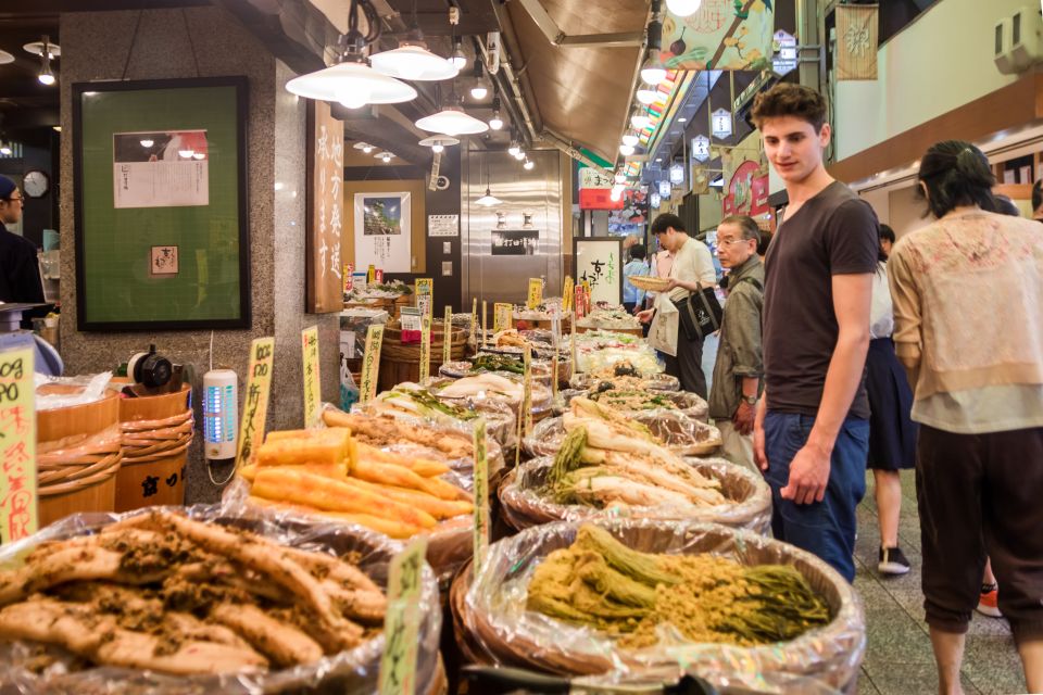 Kyoto Nishiki Market Food Tour - Food Sampling Experience